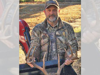 Dwaine Sampey and his 10-point Natchitoches Parish buck.