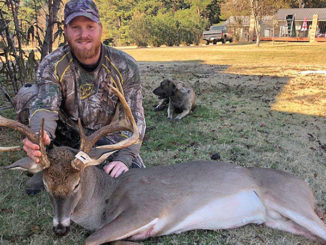 Jonathon Zell and his big Grant Parish 8-point buck