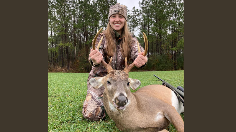 Lizzie Adams gets her buck
