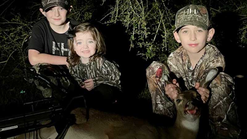 Turner Thompson's first bow kill