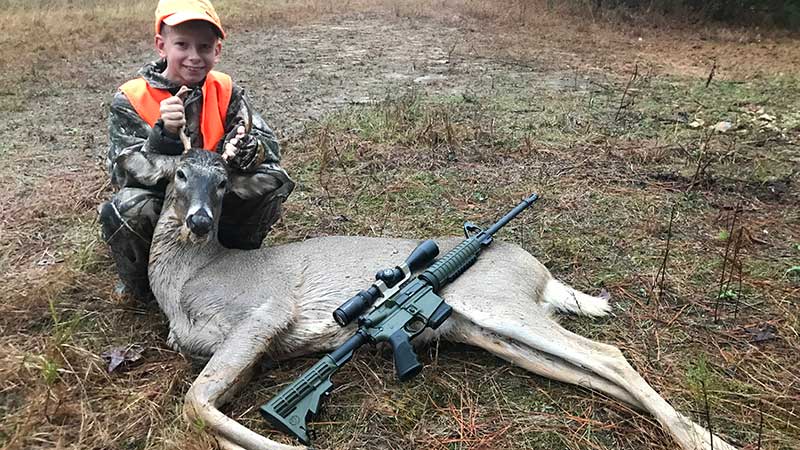Hollis Daigle shoots buck