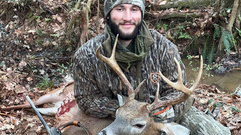 Hunter Duos gets first buck