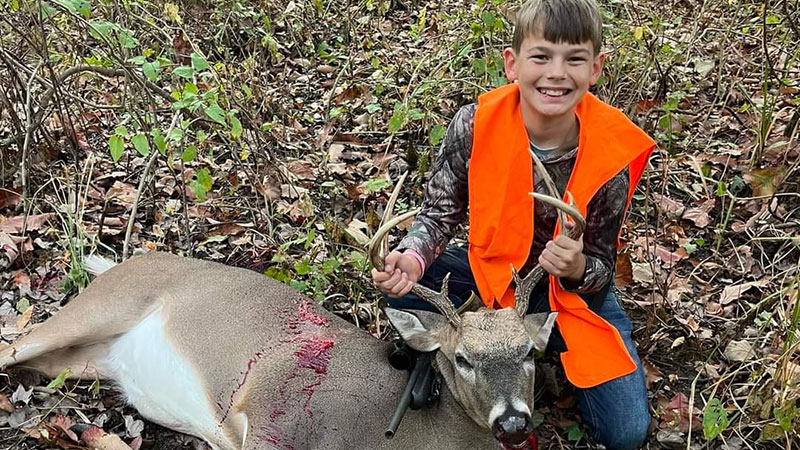 Bentley Mahoney's first buck